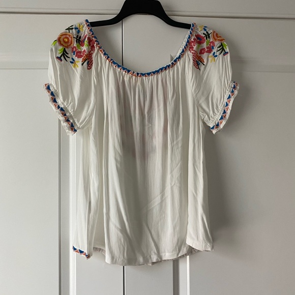 Solitaire embroidered top NWOT - Picture 3 of 3